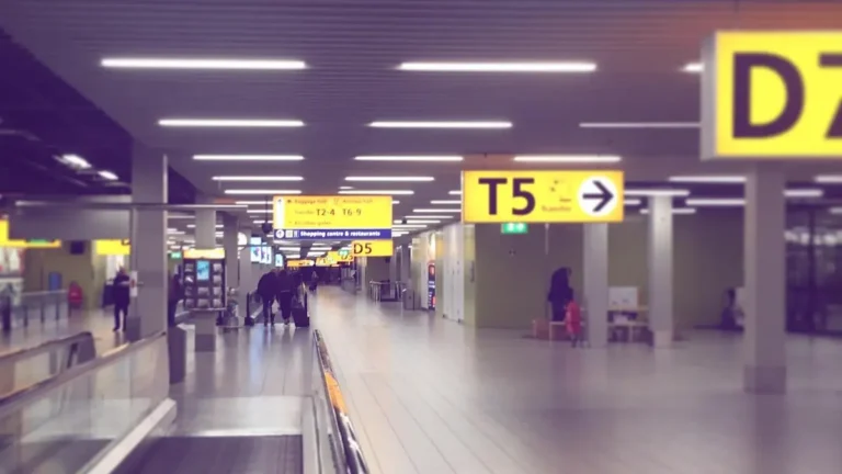 Chegada na Holanda pelo aeroporto Schiphol para trabalhar na Holanda