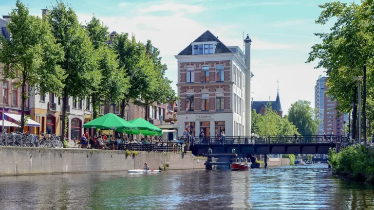 Centro de Groningen, cidade para morar no norte da Holanda
